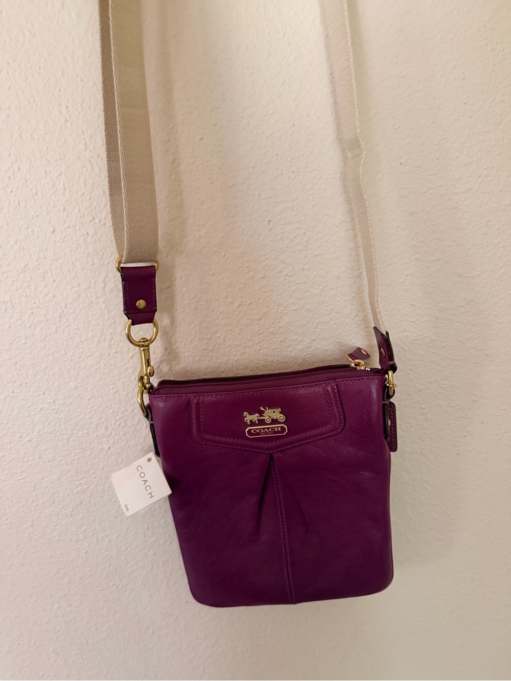 Coach Plum Pebble Leather Crossbody with Cream Contrast Strap - Picture 3 of 9